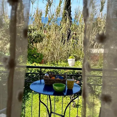 Alexandra's Sunset View Apartment