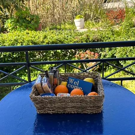 Alexandra's Sunset View Apartmán *