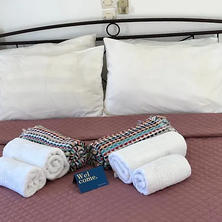 Alexandra's Sunset View Apartmán *